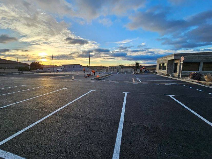 Rénovation d'accès garage avec application d'enrobés avec gravillon à Pérols 34470 Hérault