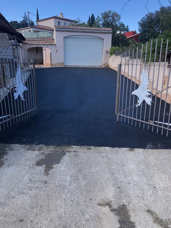 Création d’un chemin d’accès sur la commune de Balaruc (34) en enrobés à chaud BB0/10 !