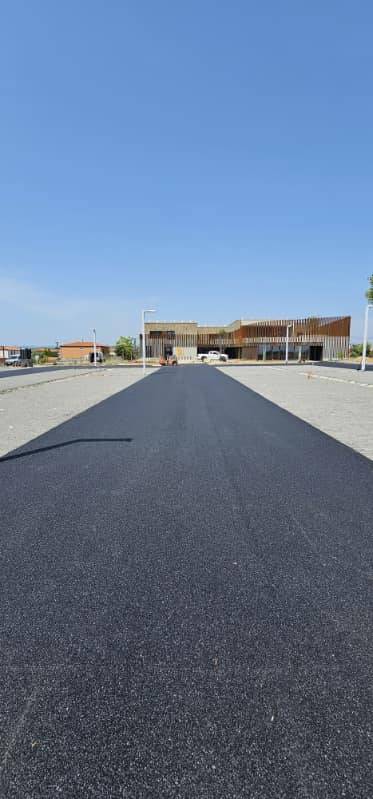 Pose de dalles alvéolaires et enrobés à chaud à Cazouls-les-béziers dans l'Hérault