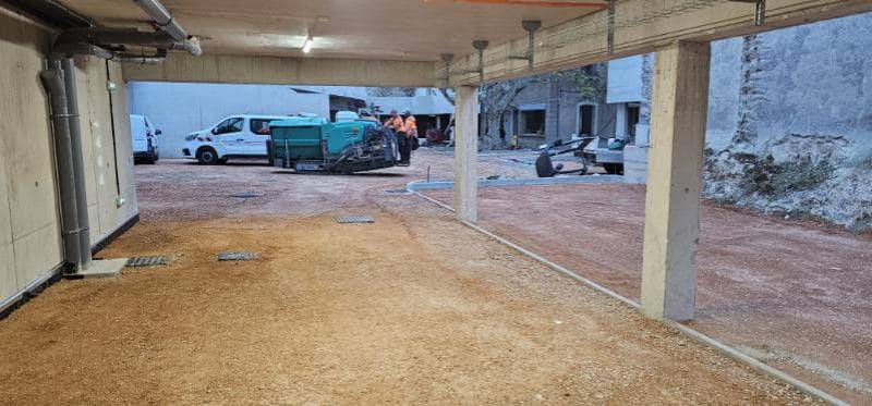 Nouveau chantier d'un enrobé à chaud à Clermont l'Hérault