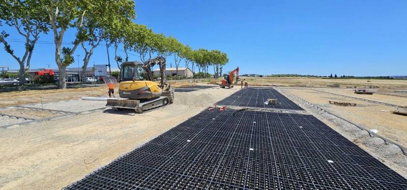 Pose de dalles alvéolaires et enrobés à chaud à Cazouls-les-béziers dans l'Hérault